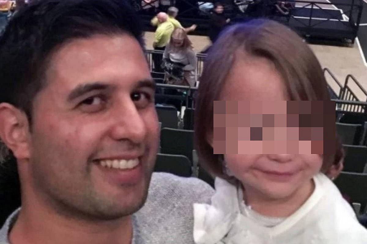 Niña de cuatro años toma bebida alcohólica en restaurante 