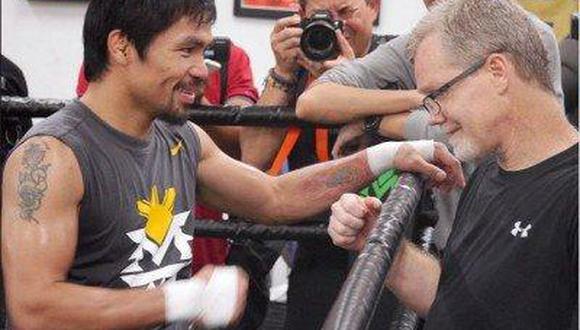 Manny Pacquio se apoya en la Biblia para derrotar a Floyd Mayweather