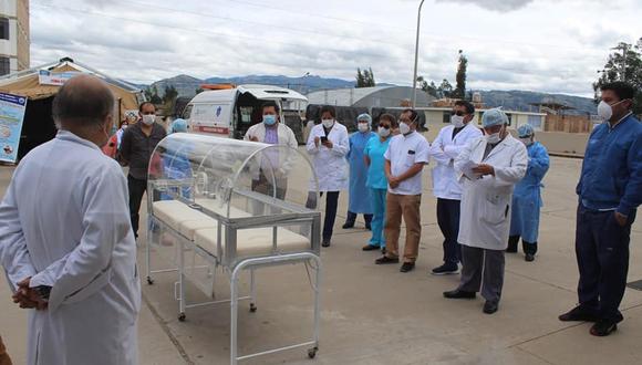 La Diresa de Cajamarca activó los protocolos para el entierro del fallecido por COVID-19. (Foto: Diresa Cajamarca)