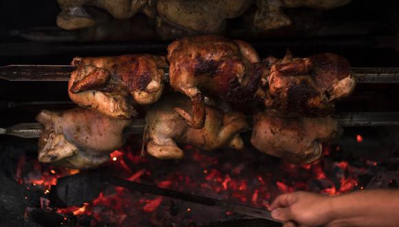 Cada tercer domingo de julio es celebrado el Día del Pollo a la Brasa, suculento plato preferido por todos los peruanos. (Foto: Renzo Salazar / GEC)