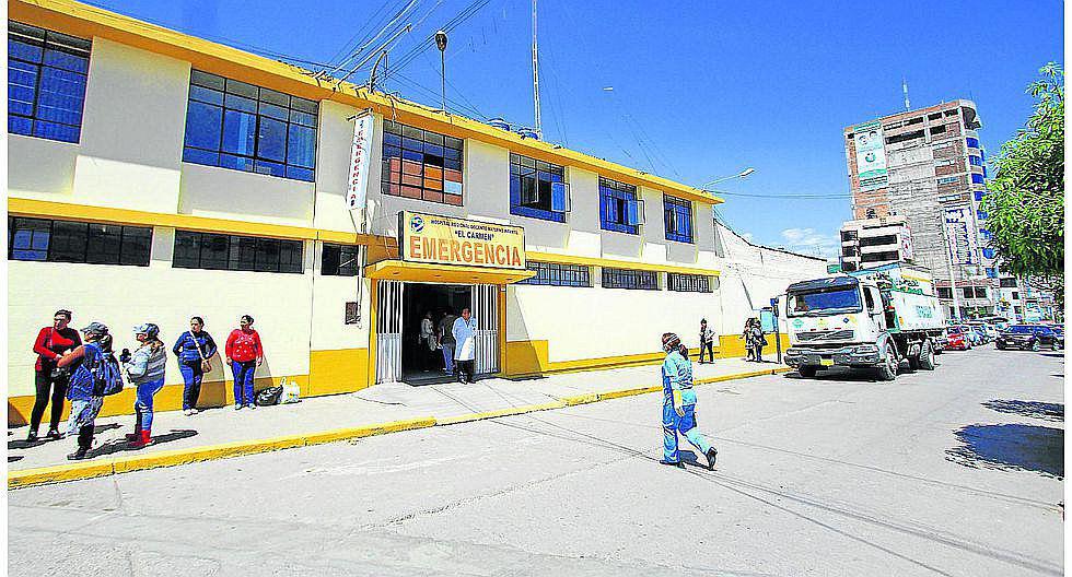 Los médicos del hospital El Carrmen han pasado la prueba rápida con el fin de descartar posibles casos de COVID-19.