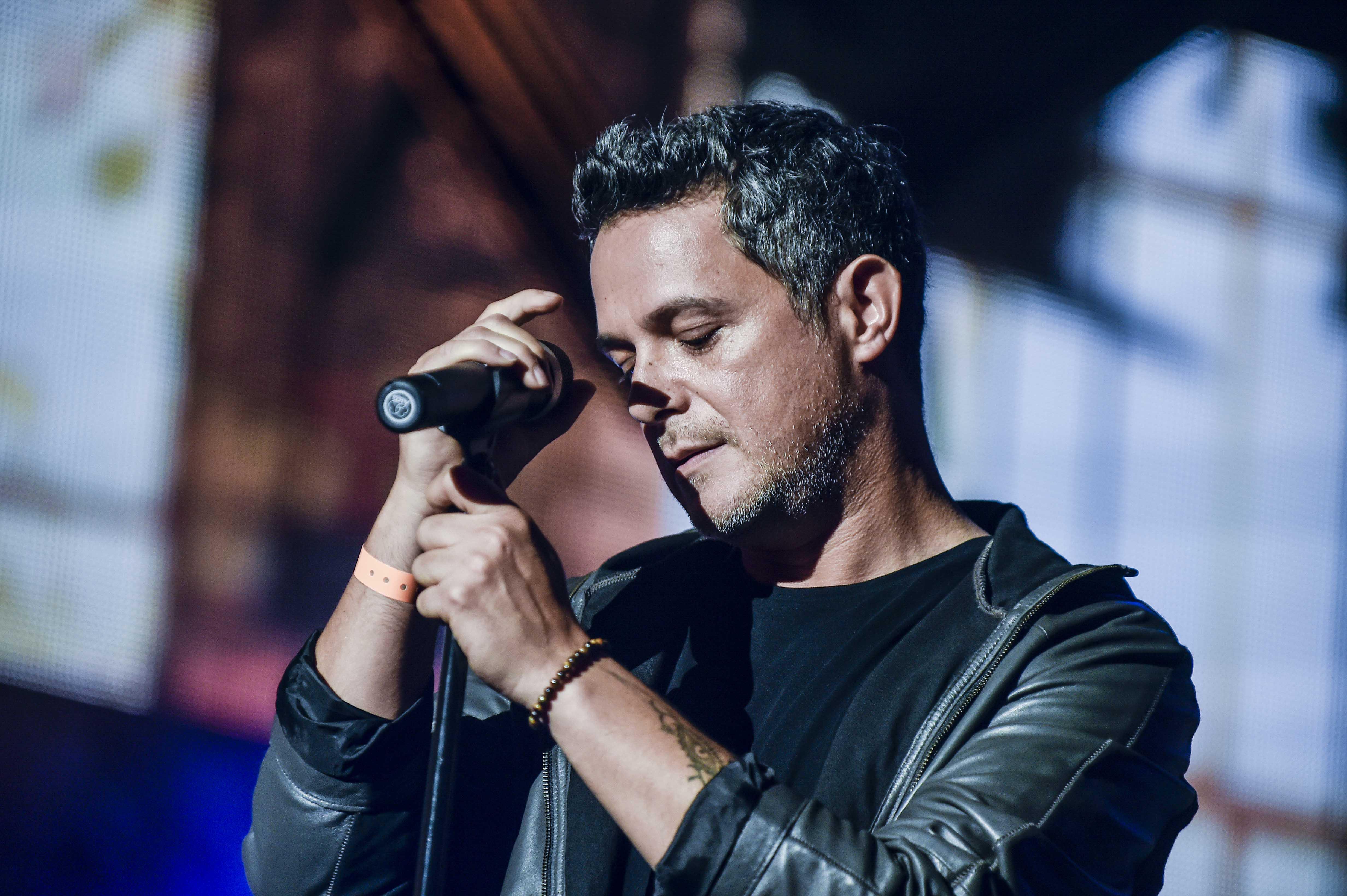 ​YouTube: Alejandro Sanz detiene concierto para defender a mujer maltratada [VIDEO]