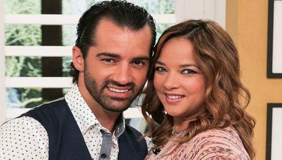 Adamari López confirma embarazo con tierna foto junto a su esposo