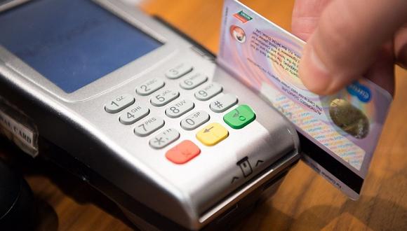 ¿En cuántas cuotas debería pagar una compra con su tarjeta de crédito?