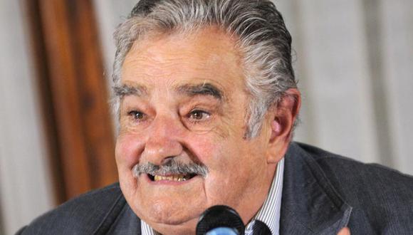 Presidente de Uruguay prohíbe uso de Facebook y Twitter 