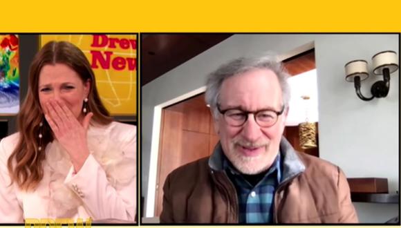 Drew Barrymore no pudo contener las lágrimas al reencontrarse con Steven Spielberg. (Foto: Captura de video)