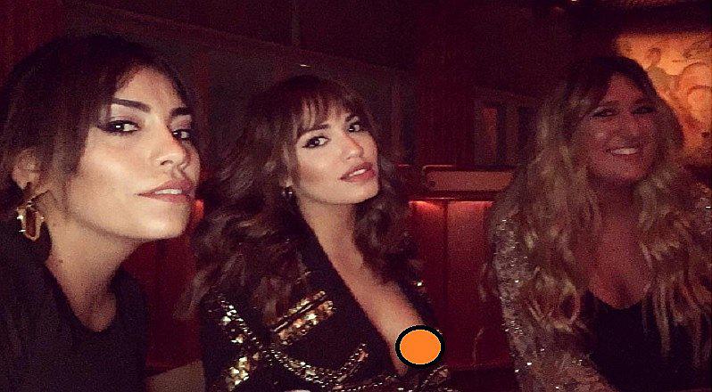 Lali Espósito muestra de más con sexy escote pero fans la critican