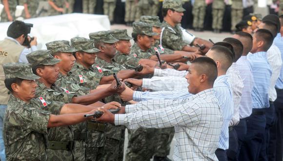 El gobierno de Pedro Castillo está trabajando dos programas innovadores para que los jóvenes realicen servicio militar. (Foto: Andina)