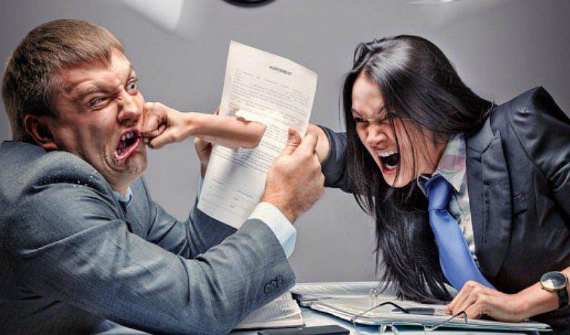 ¿Cómo afrontar la pelea entre jefes en una reunión de trabajo?