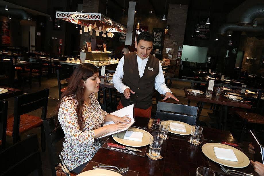 Restaurantes de Lima podrán contar con cartas de menú en Braille