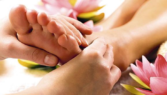 ¿Por qué es importante darse unos buenos masajes en los pies por la noche?