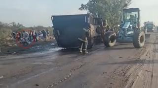 Camión con 50 vacas vuelca sobre carretera en Argentina y personas aprovecharon para robarse todas [VIDEO]