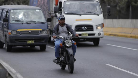 Alcalde de San Miguel se opone a prohibición de motos en Costa Verde y pide diálogo abierto.