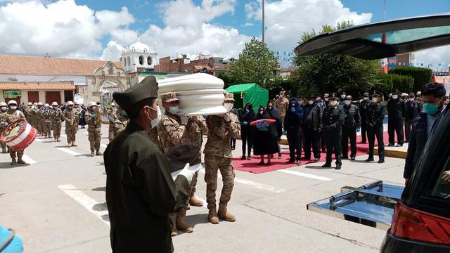 El Ejército le rindió homenaje al soldado Ronald Mamani y reconoció su labor en la institución castrense. (Foto: Ejército del Perú)