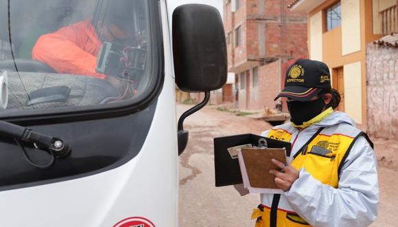 Cusco: Transportistas no desinfectan unidades y no cumplen protocolos sanitarios por COVID-19 | VIDEO