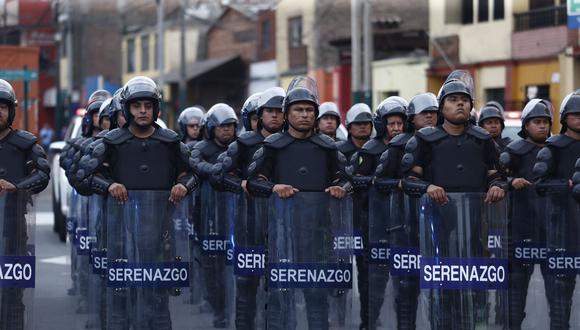 El ministro del Interior, Vicente Romero, se mostró a favor de las armas no letales. Foto: GEC