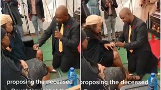 El insólito momento en que un hombre le pide la mano a su novia en el funeral de su padre