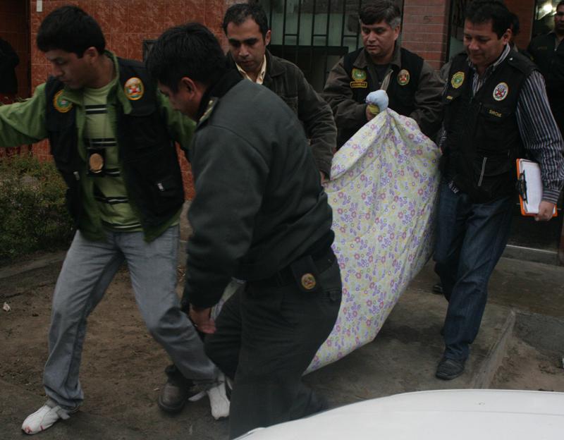 Policía se suicida en SMP