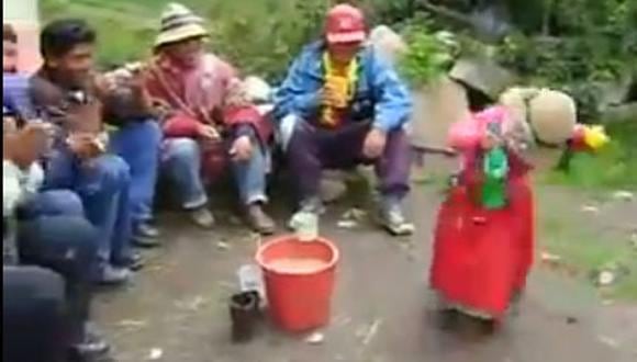 Video de 'jueves de pavita' versión huayno, causa admiración en las redes sociales