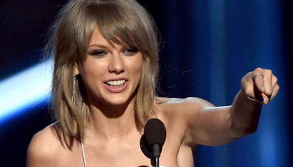 Taylor Swift arrasa en los premios Billboard [VIDEO] 