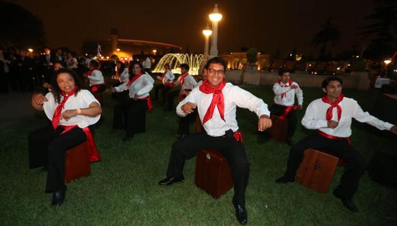 La música criolla tiene influencia española, indígena y africana. Se celebra al ritmo de guitarra y cajón cada 31 de octubre (Foto: Andina).