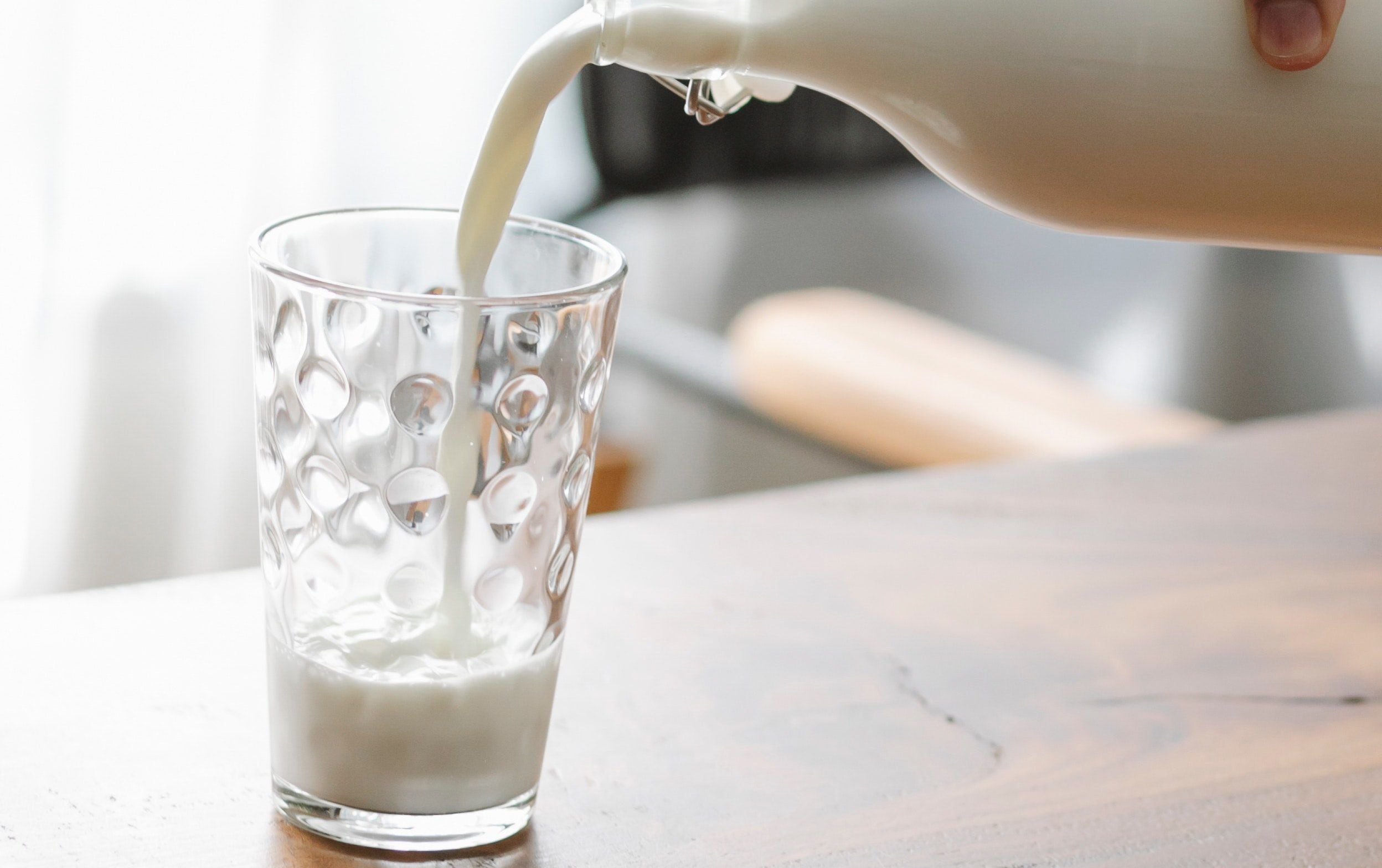 “Otra gran ventaja de los lácteos es el contenido de calcio, no por la cantidad, sino porque es el calcio que el cuerpo mejor absorbe y es fuente de vitamina D, escaso en los alimentos”, explica la experta en nutrición. (Foto: Pexel)