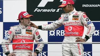 Fórmula 1: Fernando Alonso ‘coimeaba’ a mecánicos para que lo ayuden contra Lewis Hamilton