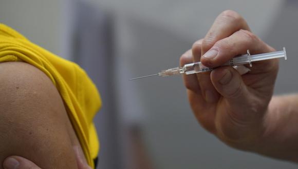 Las vacunas salvan millones de vidas cada año en el mundo. (Tobias SCHWARZ / AFP)