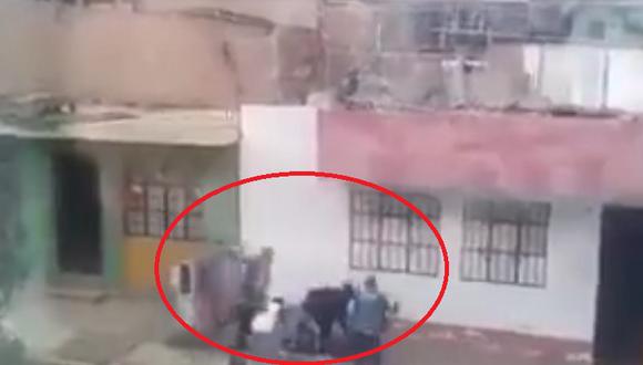 Facebook: Joven recibe brutal golpiza por parte de pandilleros [VIDEO]