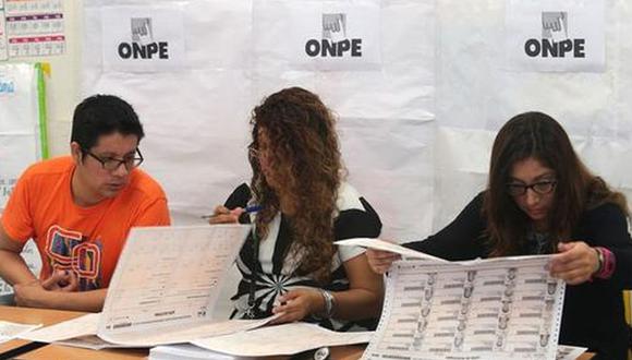 Los miembros de mesa son parte fundamental del proceso de elecciones; ya que les corresponde presidir el acto de votación, controlar el desarrollo de la votación y realizar el recuento y escrutinio (Foto: Andina)