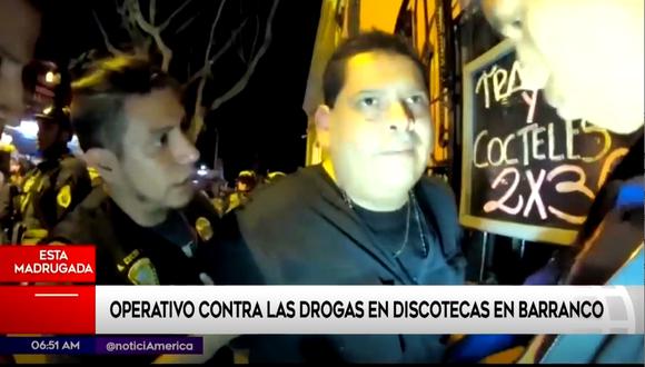 Esta madrugada la policía realizó una intervención a discotecas en el distrito de Barranco. (Foto captura: América Noticias)