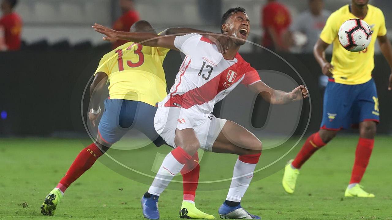 Ecuador supera ampliamente y gana 2-0 a Perú 