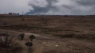 Rusia abre vía para civiles y mueren ucranianos al volar su auto con mina explosiva