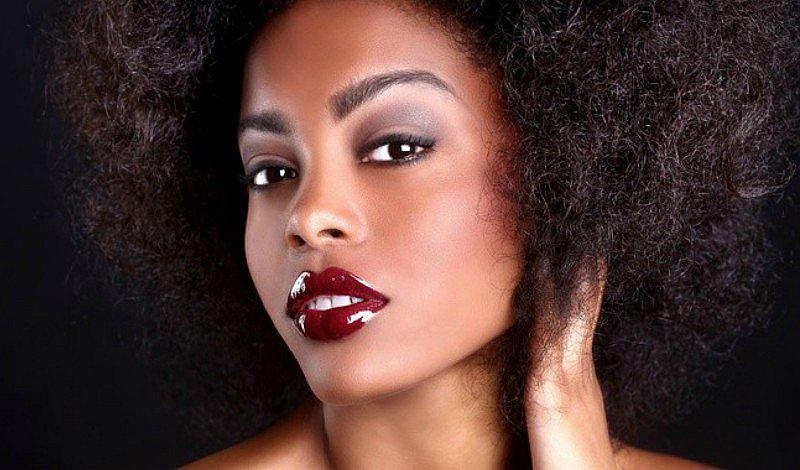 5 tonos de labiales perfectos para pieles morenas