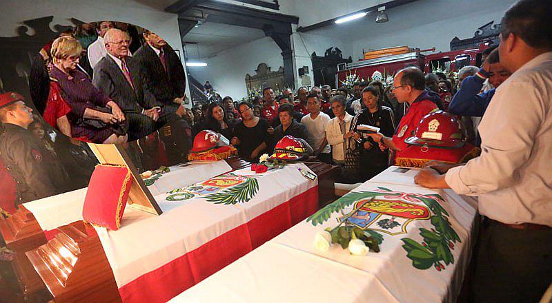 PPK y su esposa asisten a velorio de bomberos fallecidos en incendio [VIDEO]  