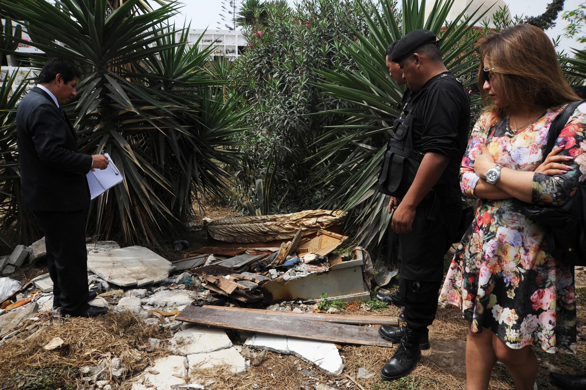 Municipios se pelean por administración de cementerio San Pedro 