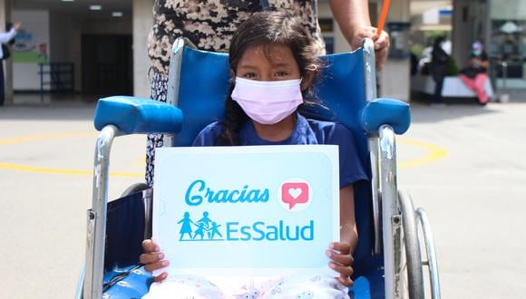 Pucallpa: Pequeña de 8 años sale de UCI tras operación de tumor gigante. (Foto: EsSalud)