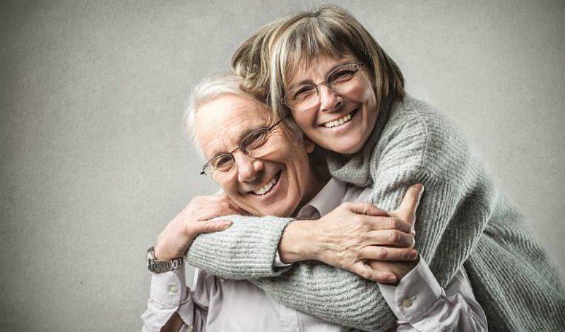 Beneficios de tener intimidad después de los 60 años de edad