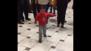 Facebook: Niño baila tunantada y su video aloca a todos  