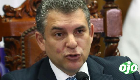Rafael Vela  ha sido suspendido por 8 meses de su cargo.
