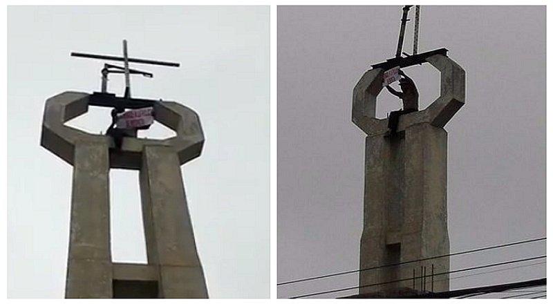Lambaqueye: policía trepa a lo más alto de una iglesia en protesta (VIDEOS)