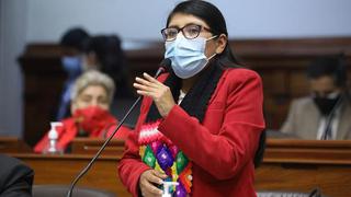 Congresista de Perú Libre tuvo vacunarse contra el Covid-19 porque no la dejaban subir al avión