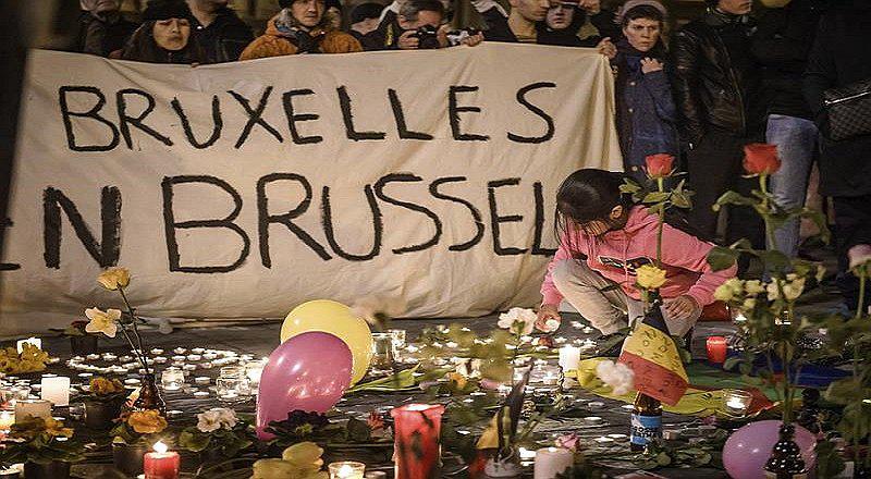 Bruselas se llena de mensajes de solidaridad tras los atentados [FOTOS]