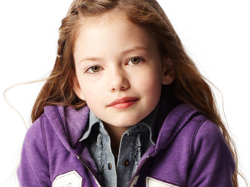 Presentan a la hija de los protagonistas de 'Crepúsculo'