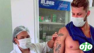 La reacción de una enfermera ante los músculos de su compañero se vuelve viral | FOTO 