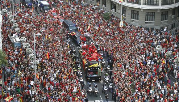 Una marea roja celebra título Mundial con la selección española 