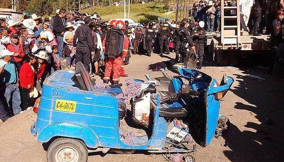 Cajamarca: Tres muertos deja aparatoso choque entre mototaxi y trailer [FOTOS]