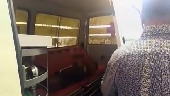 Delincuentes arrojan gasolina en rostro de mujer para robarle dentro de su casa (VIDEO)