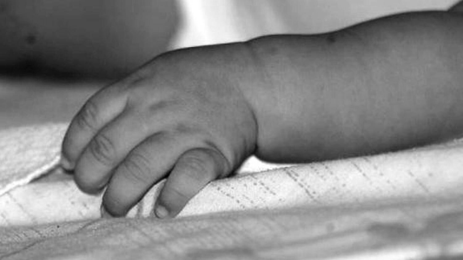 Padres abandonan a su hijito de 5 años al enterarse que tenía grave enfermedad