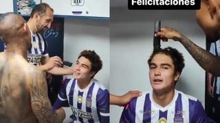 Tras el debut de Juan Pablo Goicochea: Hernán Barcos y Arley Rodríguez raparon el cabello al jugador